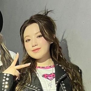 Meet your Posher, Holly